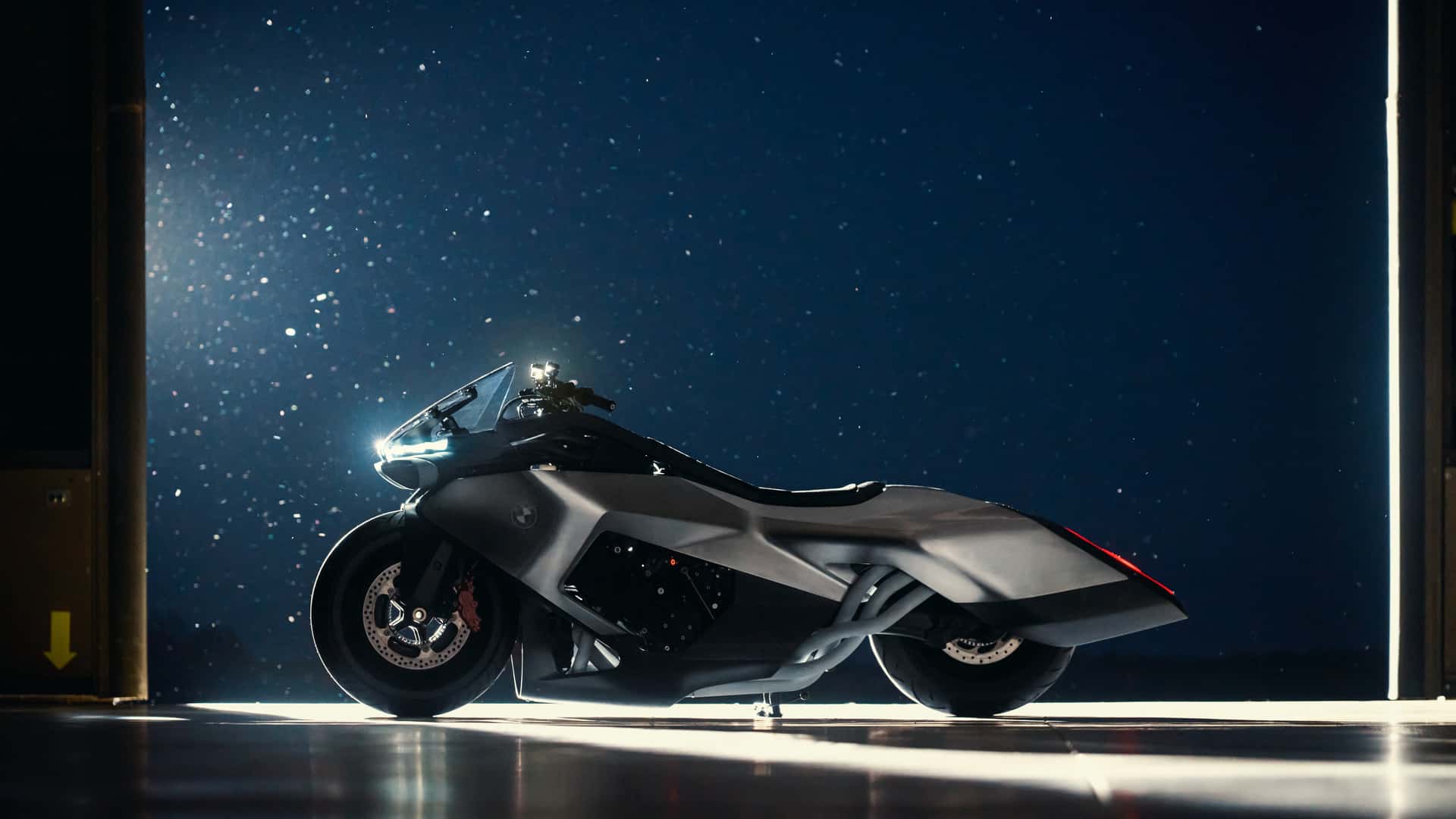 BMW Vision K18: футуристический баггер с шестицилиндровым мотором